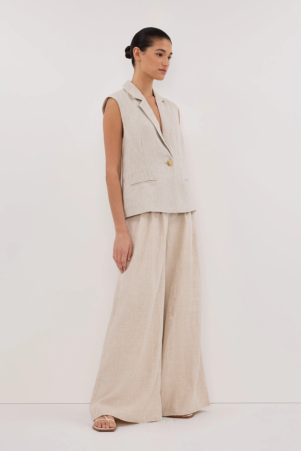 SELAH NATURAL LINEN SLEEVELESS VEST