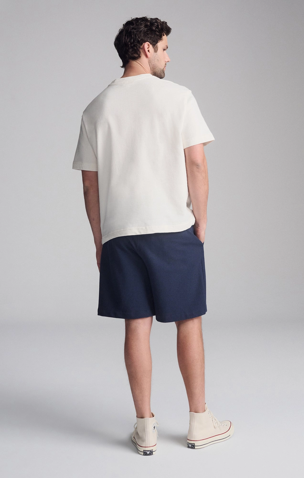 SHORT SLEEVE CREW NECK T-SHIRT IN ANTIQUE WHITE