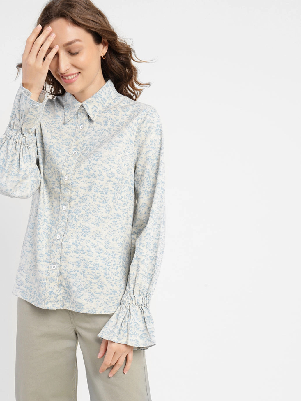 Women's Solid Spread Collar Shirt